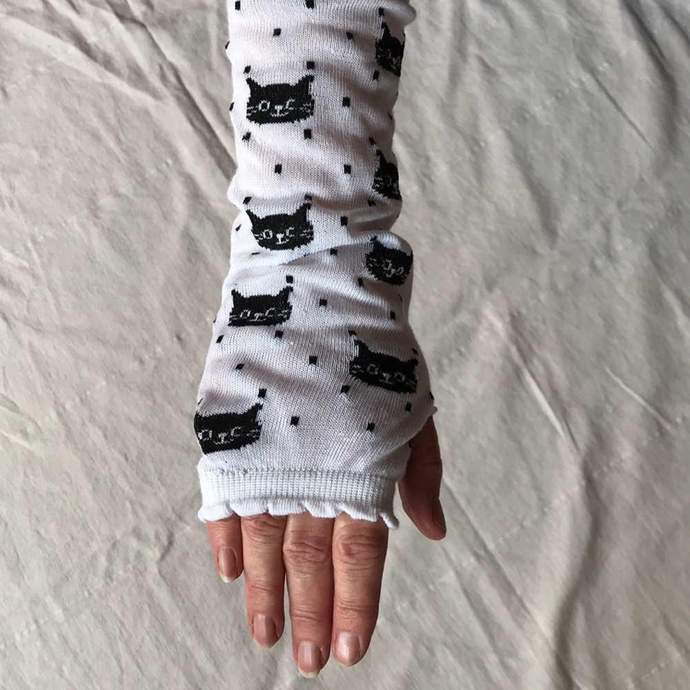 Kitty cat elbow length fingerless gloves